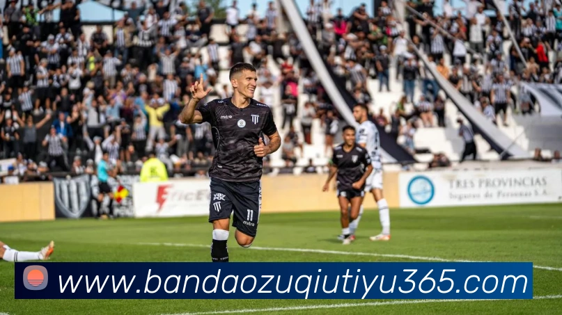 珍妮对詹姆斯的行为表示不满但他仍在社交媒体上分享扣篮海报